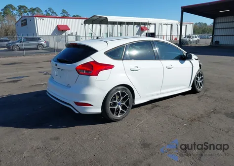 2015 Ford Focus Se z USA, uszkodzony, nr VIN 1FADP3K27FL267887